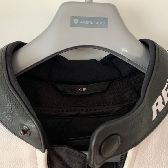 Rev’it! Convex leather motorcycle jacket - Picture 5 of 8